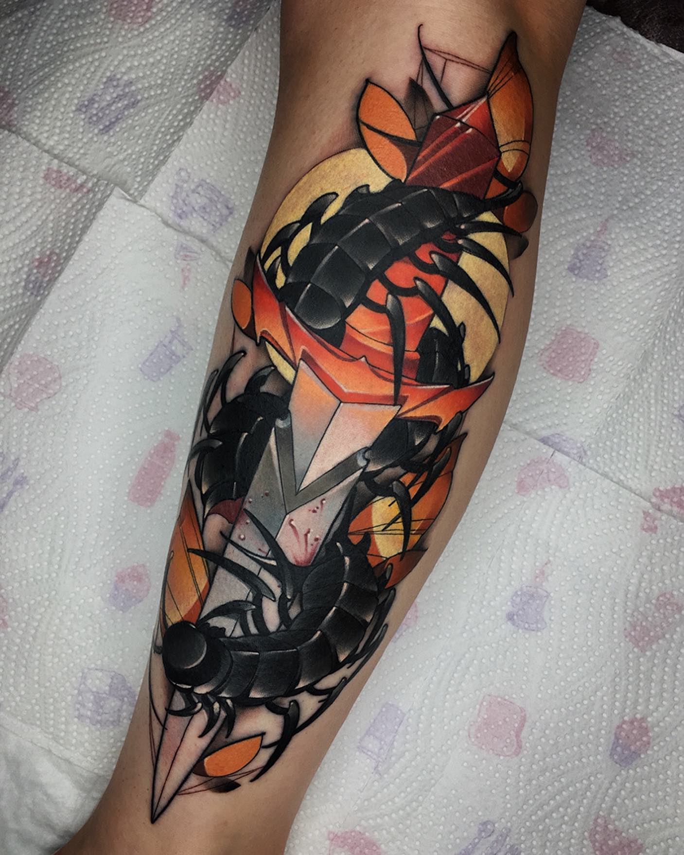 Custom neotraditional tattoo by Sasha Akulov in Espoo 5